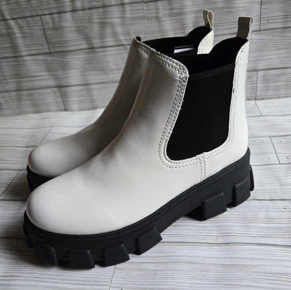 Circus By Sam Edelman White Chunky Rugged Ankle Boots - Picture 1 of 7